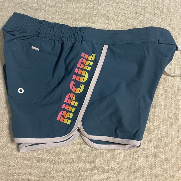 Rip curl board shorts - Picture 4 of 11